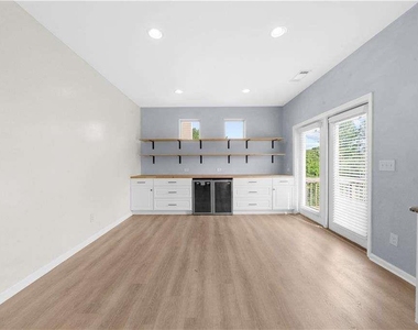 5435 Mirror Lake Drive - Photo Thumbnail 20