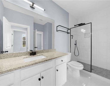 5435 Mirror Lake Drive - Photo Thumbnail 11