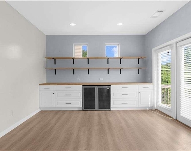 5435 Mirror Lake Drive - Photo Thumbnail 21
