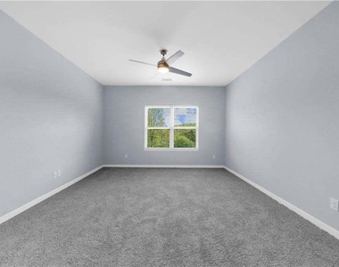 5435 Mirror Lake Drive - Photo Thumbnail 34