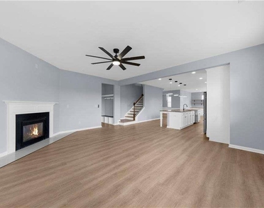 5435 Mirror Lake Drive - Photo Thumbnail 23
