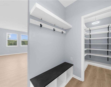 5435 Mirror Lake Drive - Photo Thumbnail 26