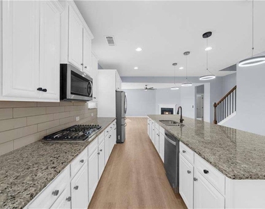 5435 Mirror Lake Drive - Photo Thumbnail 15