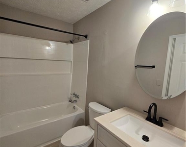 1680 Wee Kirk Road Se - Photo Thumbnail 8