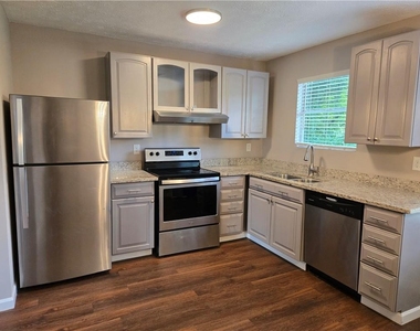 1680 Wee Kirk Road Se - Photo Thumbnail 1