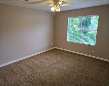 1680 Wee Kirk Road Se - Photo Thumbnail 5