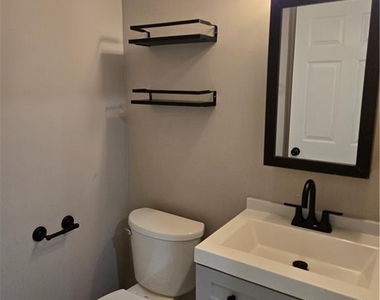 1680 Wee Kirk Road Se - Photo Thumbnail 9