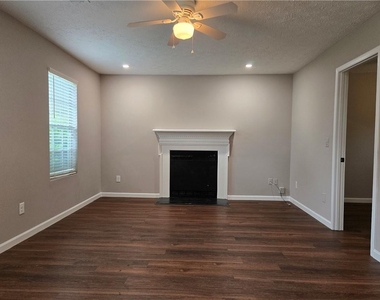 1680 Wee Kirk Road Se - Photo Thumbnail 4