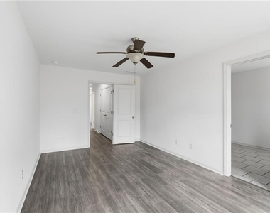 7134 Gladstone Circle - Photo Thumbnail 12