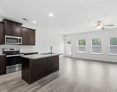 7134 Gladstone Circle - Photo Thumbnail 4
