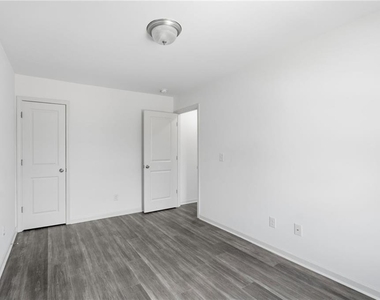 7134 Gladstone Circle - Photo Thumbnail 21