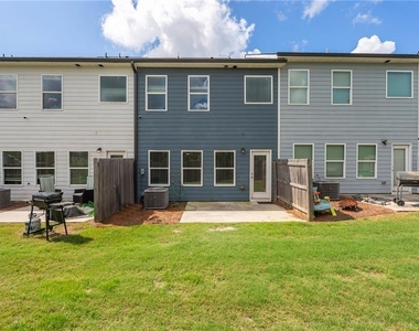 7134 Gladstone Circle - Photo Thumbnail 24