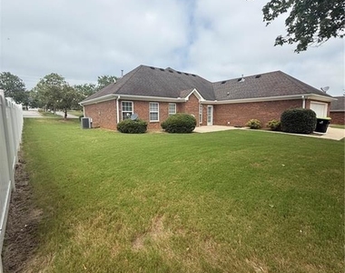 1244 Saxony Drive Se - Photo Thumbnail 3