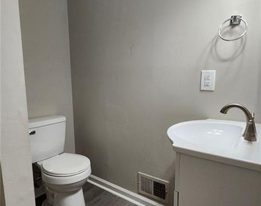 3724 Spring Garden Lane - Photo Thumbnail 10