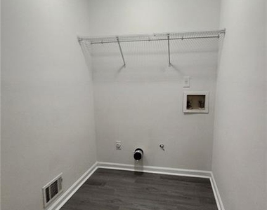 3724 Spring Garden Lane - Photo Thumbnail 14