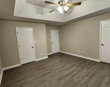 3724 Spring Garden Lane - Photo Thumbnail 6