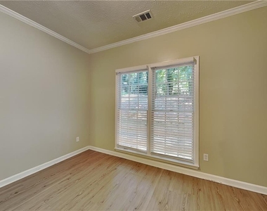 10035 Feather Sound Court - Photo Thumbnail 18