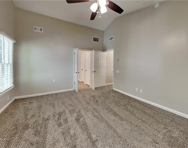 10035 Feather Sound Court - Photo Thumbnail 8