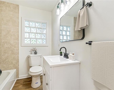 1258 Lyle Avenue - Photo Thumbnail 18