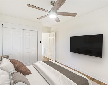 1258 Lyle Avenue - Photo Thumbnail 13