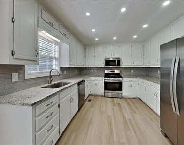 1075 Crystal Water Drive - Photo Thumbnail 4