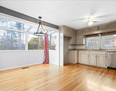 5363 Amhurst Drive - Photo Thumbnail 7