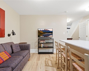 826 Mentelle Drive Ne - Photo Thumbnail 6