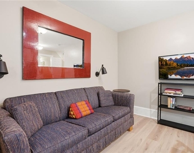 826 Mentelle Drive Ne - Photo Thumbnail 5