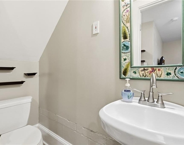 826 Mentelle Drive Ne - Photo Thumbnail 12
