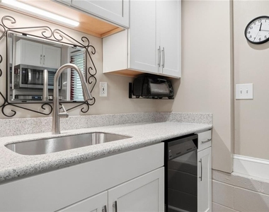 826 Mentelle Drive Ne - Photo Thumbnail 3