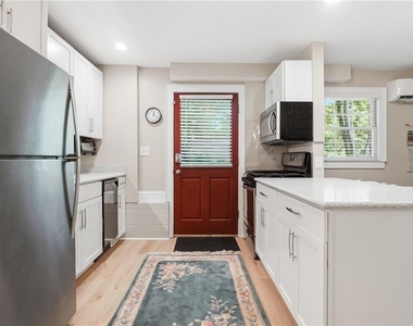 826 Mentelle Drive Ne - Photo Thumbnail 1