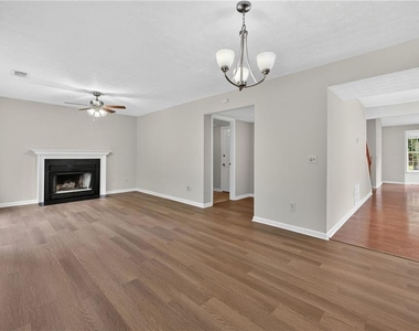 12110 Greenmont Walk - Photo Thumbnail 10