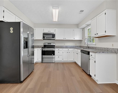12110 Greenmont Walk - Photo Thumbnail 9