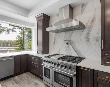 3258 S Bay Drive - Photo Thumbnail 9