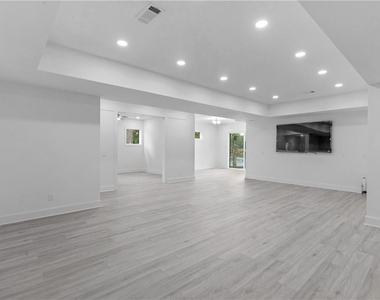 3258 S Bay Drive - Photo Thumbnail 40