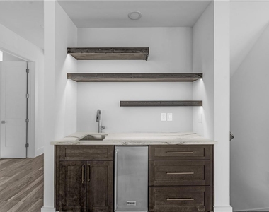 3258 S Bay Drive - Photo Thumbnail 10