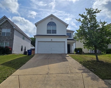 5636 One Lake Way - Photo Thumbnail 1