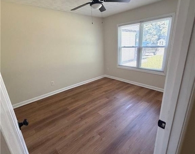 2694 Palm Creek Court - Photo Thumbnail 10