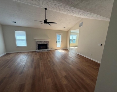 2694 Palm Creek Court - Photo Thumbnail 3