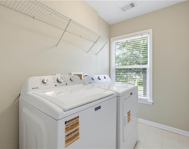 395 Cadeleigh Court - Photo Thumbnail 29