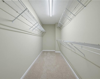 395 Cadeleigh Court - Photo Thumbnail 25
