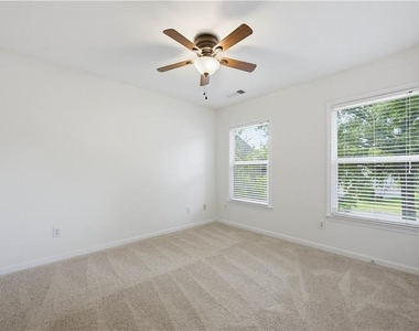 395 Cadeleigh Court - Photo Thumbnail 28