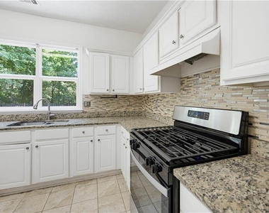 395 Cadeleigh Court - Photo Thumbnail 14