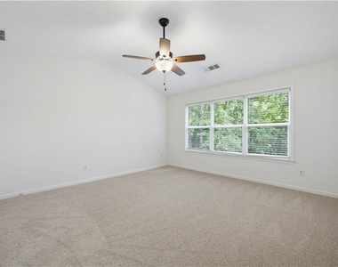 395 Cadeleigh Court - Photo Thumbnail 20