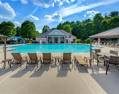 395 Cadeleigh Court - Photo Thumbnail 37