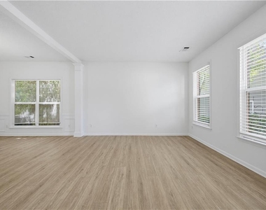 395 Cadeleigh Court - Photo Thumbnail 3