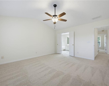 395 Cadeleigh Court - Photo Thumbnail 21