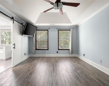 5583 Julian Place - Photo Thumbnail 17