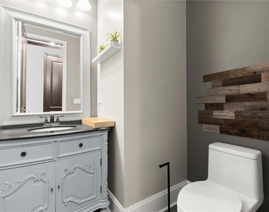 5583 Julian Place - Photo Thumbnail 11