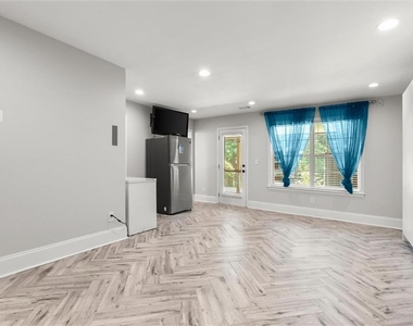 5583 Julian Place - Photo Thumbnail 4